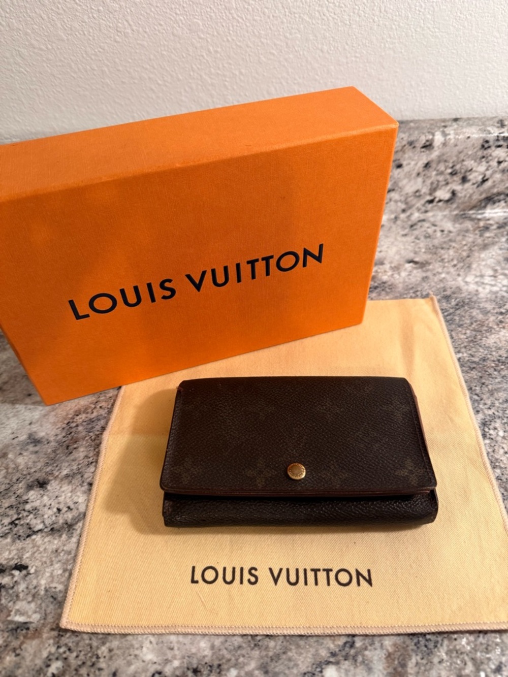 Louis Vuitton Tresor Wallet - Fading Monogram *authentic*